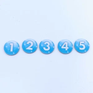 Disney Pictopia Quizspiel alle 5 blauen Einsatzmünzen Ersatz 2014 Neu - Bild 1 von 1