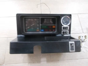 + CUADROJAEGER COMPLETO RENAULT R5 CON INDICADOR TEMPERATURA Y TERMORESISTENCIA - Foto 1 di 4