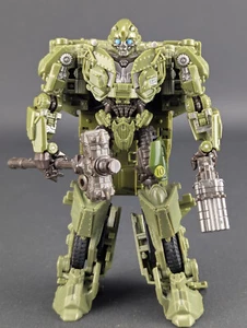 Transformers Studio Series WWII Bumblebee complete Hasbro SS-26 TLK Movie - Picture 1 of 4