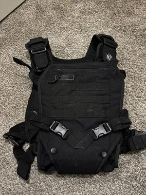 Portabebés Mission Critic estilo militar negro usado en excelente estado Foto 1 de 4