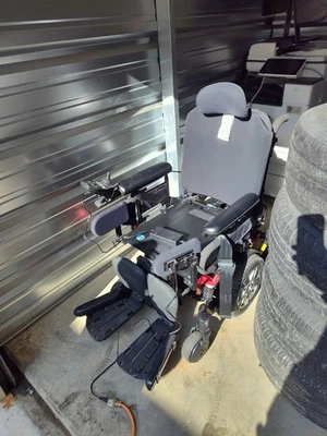 Silla de ruedas eléctrica Quantum J4 Foto 1 de 4