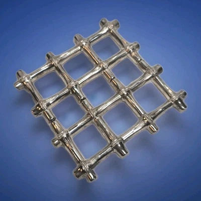 Genial remache expansible de metal plateado con diseño de bambú MCM  Foto 1 de 4