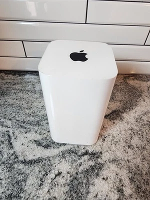  Apple AirPort Extreme Base Station Wireless Router 6th Generation A1521  - Image 1 of 2