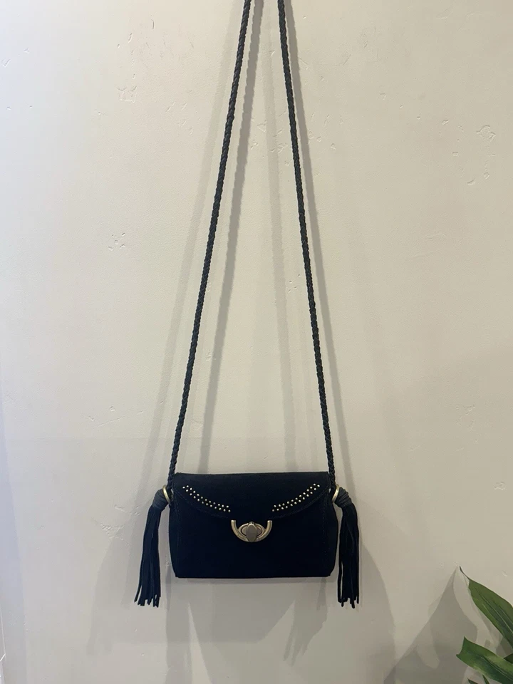 Cartera Bandolera Nanette Lepore Negra Gamuza Borla Collar Boho Precio de venta sugerido por el fabricante $148 Usada Foto 1 de 4