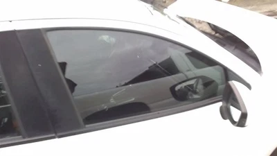 Passenger Right Front Door Glass Fits 16-20 YARIS 28805851 - Image 1 of 4
