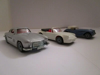 Siku Lotto 1 Mercedes 300 SL +1 Porsche Cabrio Turbo+ 1 Morgan Plus 8 Scala 1:55 - Immagine 1 di 4