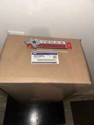 Conjunto de lámpara trasera Ford OEM Ford Mustang FR3Z 13404 FCP Foto 1 de 2