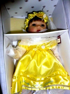 MUÑECA DE TELA Y VINILO ASHTON DRAKE/EMILY JAMESON CON FE TODO ES POSIBLE NUEVA EN CAJA/CERTIFICADO DE AUTENTICIDAD Foto 1 de 4