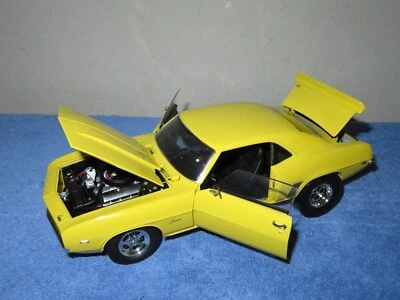 HIGHWAY 61 1969 CHEVROLET CAMARO SS427 TURBO JET 450 HP  1:18 SUPER HQ ITEM - Image 1 of 4