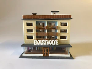 Stadthaus - Boutique | Spur N / 1:160 | fertig gebaut (F) - Picture 1 of 4