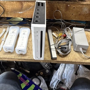 Console Wii gioco con controller modello RVL-001 - Foto 1 di 5