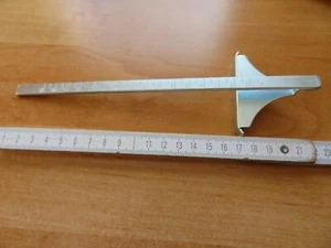 Kleiner Stichsägenanschlag Parallelanschlag Kreissägenanschlag 17cm lang Säge - Bild 1 von 11