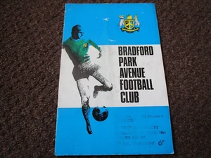 BRADFORD PARK AVENUE v STOCKPORT COUNTY 1966/7 OCTOBER 18th - Picture 1 of 1