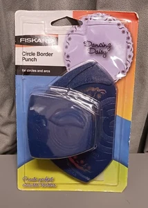 Fiskars Circle Border Punch "Dancing Daisy"! New! - Picture 1 of 2