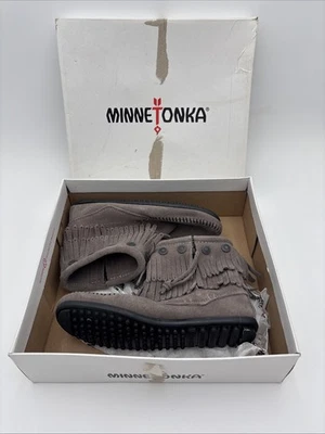 Minnetonka Double Fringe Boot Moccasin Side Zip Womens Sz 6 Brown Suede 697T - Image 1 of 4