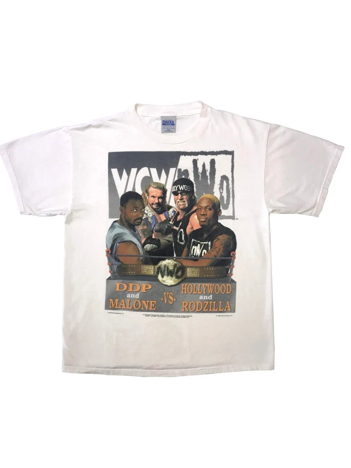 Camiseta WCW/NWO Grande De Colección 1998 Rodzilla Dennis Rodman Hulk Hogan DDP Karl Malone Foto 1 de 1