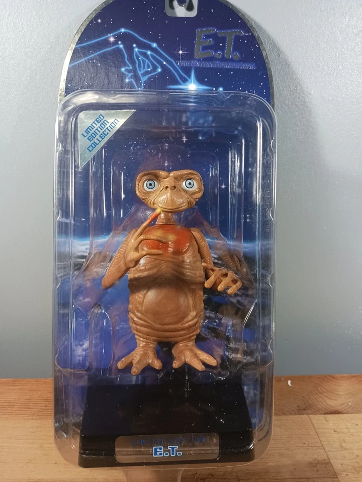 2001 Toys R US Extra Terrestrial Limited Edition Et Figure MOC # 39320