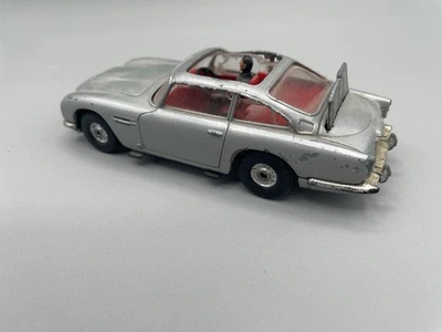 Corgi James Bond 007 Aston Martin DB5 Vintage Damaged - Image 1 of 4