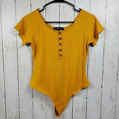 Terno de corpo DEREK HEART macio elástico com nervuras tamanho G amarelo manga curta raglan - Imagem 1 de 4