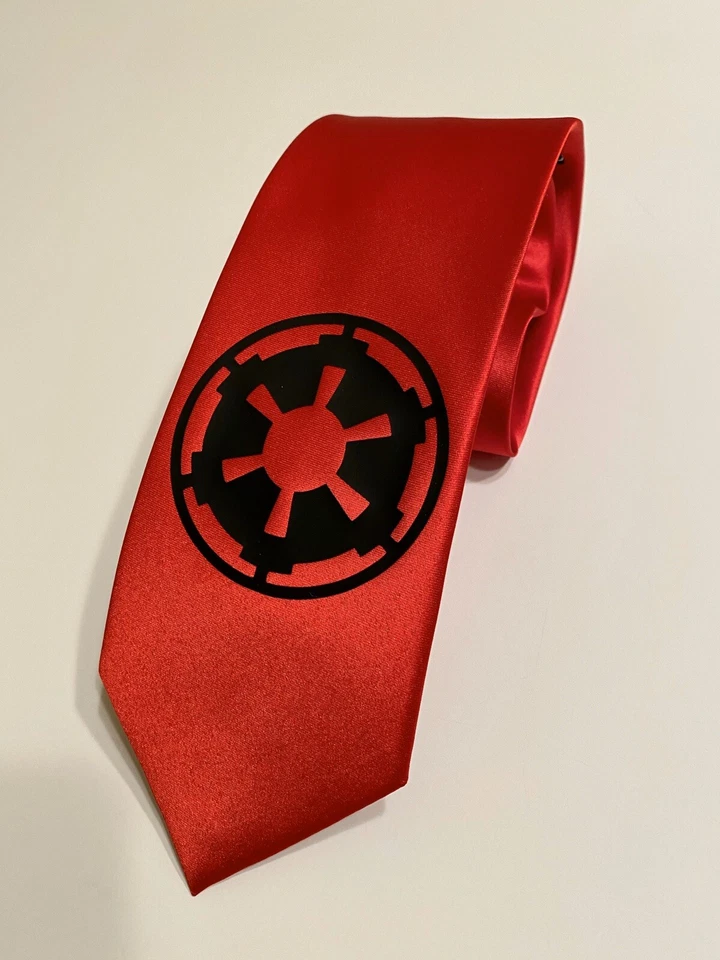 Corbata divertida, imperial, fresca y elegante, corbata roja, imperio Foto 1 de 3