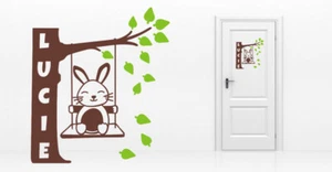 * 1 Sticker pour mur ou porte - Lapin sur sa balançoire - Prénom au Choix * - Imagen 1 de 2