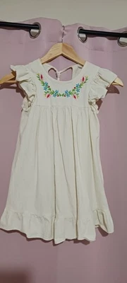 Vestido beige para niña 4-5t Foto 1 de 2