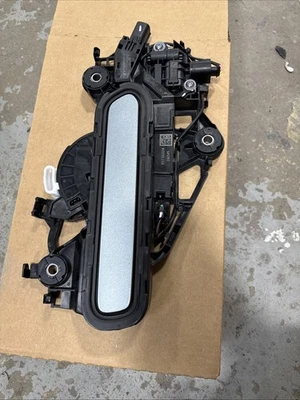 CHEVROLET EQUINOX EV  RS REAR PASSENGER SIDE EXTERIOR DOOR HANDLE OEM 2024-25💰 - Image 1 of 4