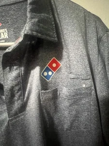 Domino's Pizza Mitarbeiter Uniform Ausrüstung Poloshirt Fronttasche großes Logo - Bild 1 von 13