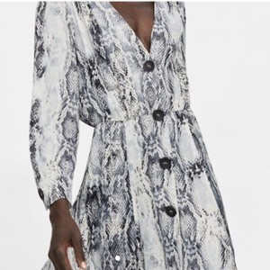 vestito leopardato zara