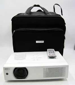 Sanyo PLC-XU105 Pro Xtrax Multiverse XGA Projector 4500 Lumens 65 HOURS! - Picture 1 of 3
