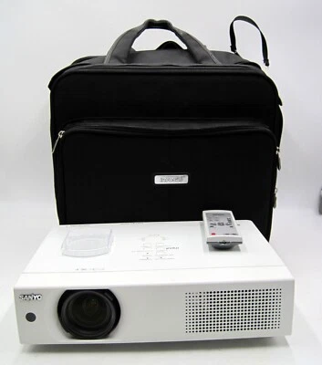 Sanyo PLC-XU105 Pro Xtrax Multiverse XGA Projector 4500 Lumens 65 HOURS! - Image 1 of 3