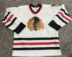 NHL CHICAGO BLACKHAWKS VINTAGE 80s YOUTH MEDIUM JERSEY MASKA ULTRAFIL #24 - Picture 1 of 3