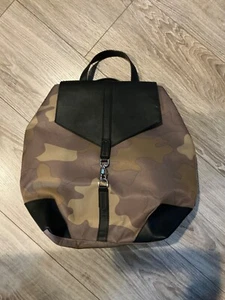 NWOT Stella & Dot Camo Backpack, Purse, Shoulder Bag - Picture 1 of 4