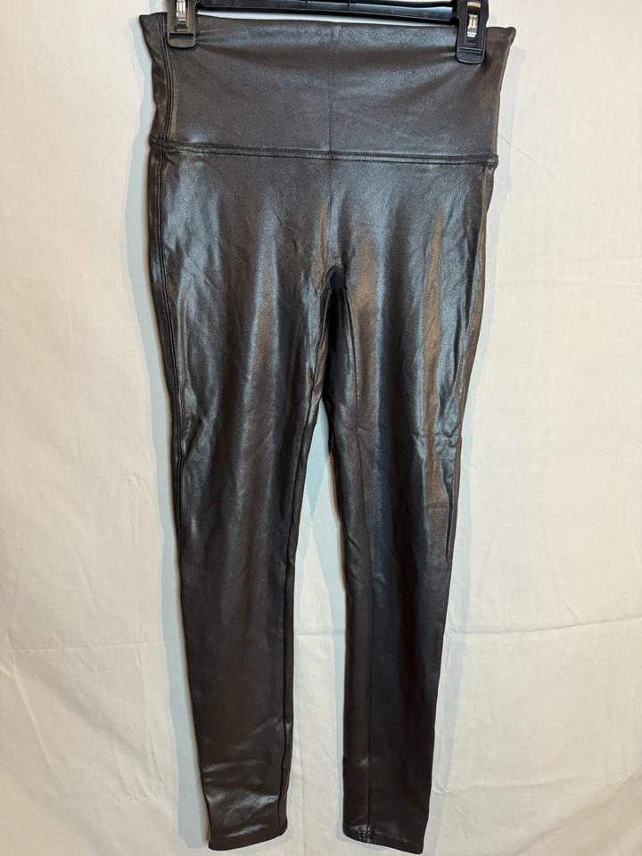 Leggings Spanx Feminina Grande Preta Couro Sintético Cintura Alta Modeladora Calça Elástica - Imagem 1 de 4