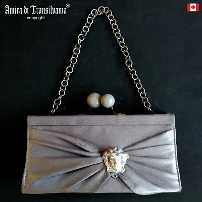 vintage woman mini handle shoulder bag original elegant clutch iconic medusa bid - Image 1 of 4