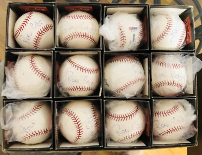 12 Robinson Canó Autographed Baseball With certificate of authenticity - Image 1 of 2