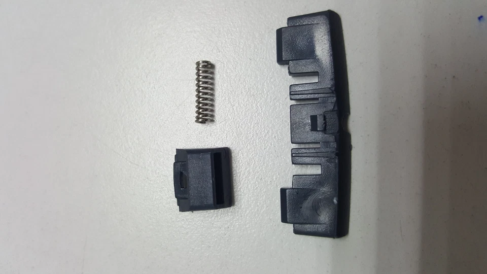 Intermec CN70 Battery release latch