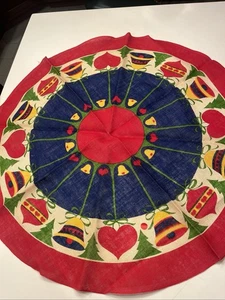 "Falda de árbol de Navidad pintada con arpillera 38"" redonda campanas escandinavas corazones de colección" - Imagen 1 de 7