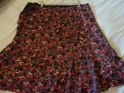 FALDA ACAMPANADA FLORAL FORRADA AXCESS Negra con Rojo Morado Misses Talla 14 25" largo Foto 1 de 4