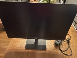 HP E24m G4 23.8" USB-C LED LCD Display 1080p 40Z32AA Used - Picture 1 of 10