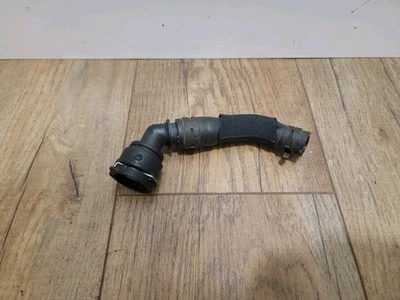 08-2016 Audi A4, S4, A5, S5 3,0 V6 4,2 L V8 manguera de tubo de refrigerante del radiador del motor superior Foto 1 de 4