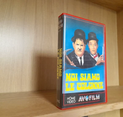 Alfred J. Goulding _ NOI SIAMO LE COLONNE (1940) VHS AvoFilm STANLIO E OLLIO B8 - Immagine 1 di 2