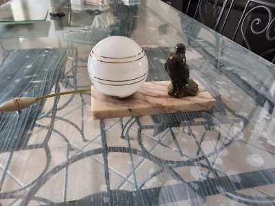 Lampe à poser "le petit oiseau" socle en marbre vers 1950 Verre Opaline Blanc,Or - Photo 1/4