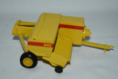 Vintage Britins 1:32 Sperry New Holland Square Hay Baler - Image 1 of 4