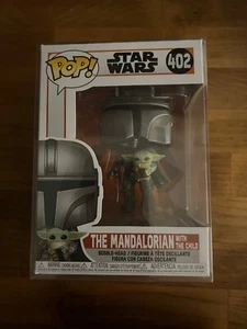Funko Pop Star Wars #402 - The Mandalorian with The Child - with Case Protector - Picture 1 of 6
