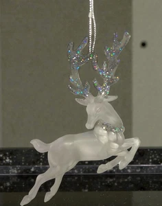 Vintage Weihnachtsschmuck mattiertes Acryl Rentier 5” x 4,5” Silber Glitzer EUC - Bild 1 von 6