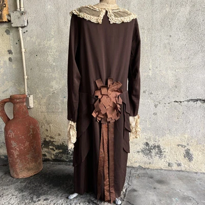 古董 20 世纪 20 年代棕色羊毛和棉礼服奶油网花边大丝带蝴蝶结复古 — 第 1/4 张图片
