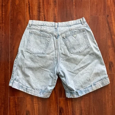 Pantalones cortos vaqueros de colección con puños de mezclilla de tiro alto años 90, cintura 36” (etiquetado 38) Foto 1 de 4