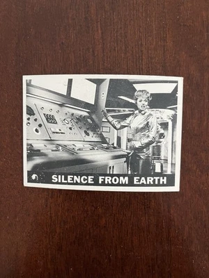 1966 Topps Lost In Space #8 Silence From Earth   VG-EX   Free Shipping! - Image 1 of 2