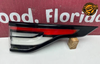 Land Rover Discovery 2017-2020 luz trasera derecha lado del pasajero exterior lámpara OE Foto 1 de 4